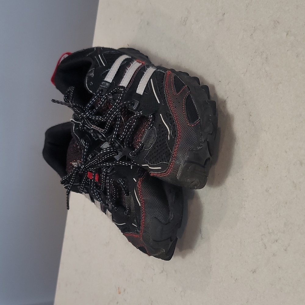 Adidas size 6 black red and white boys sneakers.